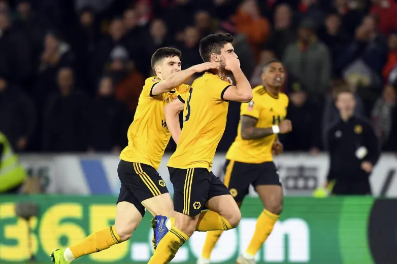 Wolves Seize Control and Capitalize on Errors