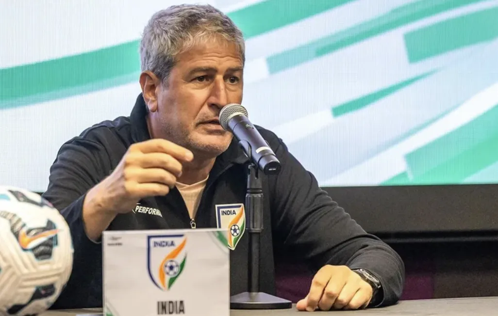 Who Was Manolo Marquez’s Assistant in the AIFF Loop?